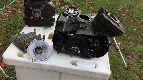 4 stroke engines have intake and exhaust valves, unlike 2 stroke engines that have ports for pulling in fuel and air. difference between 2 and 4 stroke engine - YouTube