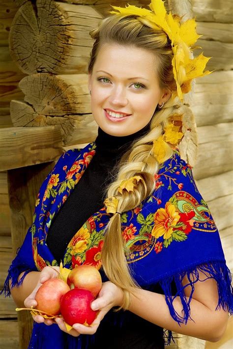 Pretty Girl In A Russian Pavlovsky Posad Shawl Russia Folk Shawl