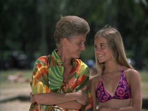 Alice And Marcia On The Beach In The Hawaii Episodes The Brady Bunch