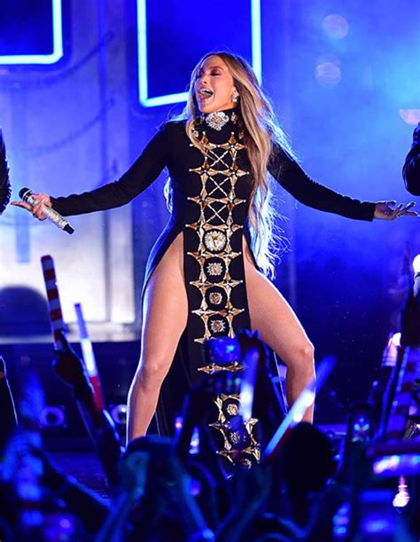 Jennifer Lopez 2017 Instagram Ni Tu Ni Yo Singer Causes Stir With Pic