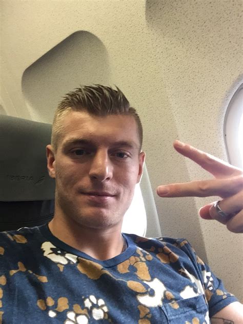 Toni kroos frisur 28 images coiffures de footballeurs quand les sportifs innovent toni kroos haircut s hairstyles toni kroos haircut hair tutorial how to haarfrisuren toni kroos hairstyle hair pictures and. Haarschnitt Toni Kroos Frisur - Wheretobuyhooverh30600