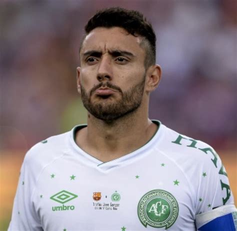Der titel 2016 wurde chapecoense nach einem tragischen flugzeugabsturz, bei dem ein großteil der mannschaft ums leben kam, ohne austragung der endspiele zugesprochen. sp-Fußball-Brasilien-Chapecoense-Ruschel-Copa-Sudamericana ...