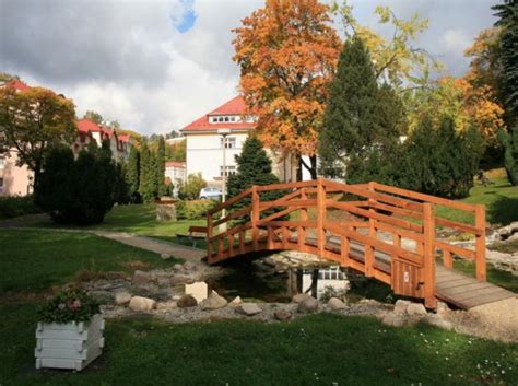 Vsí protéká lužický potok, na kterém byly. Lužice, Jáchymov | Hotel.cz
