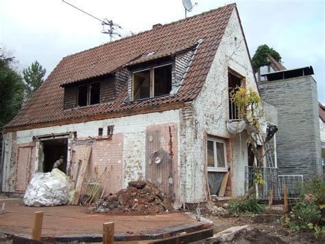 Anstatt es nur zu renovieren, sollte man sich überlegen, ob man sein haus modernisieren möchte. Modernisierung | Dexturis GmbH | Haus modernisieren ...