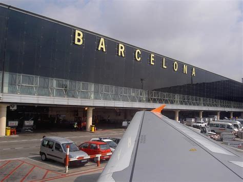 El Aeropuerto De El Prat Se Llamará Josep Tarradellas