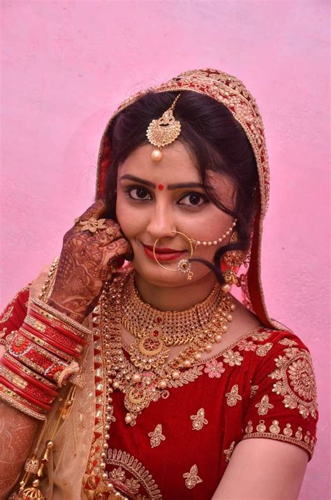 Indian Bride Poses Indian Bride Photography Poses Indian Bride Makeup