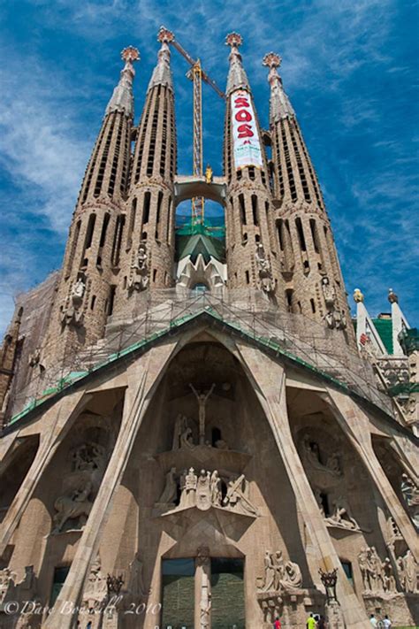 Gaudi In Barcelona 10 Must See Buildings The Planet D