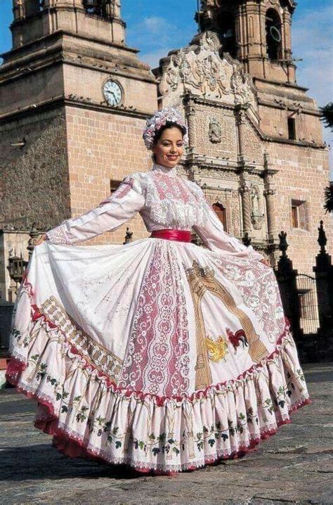 Pin De Celeste Tijerina En Trajes Tipicos Vestidos Tipicos De Mexico