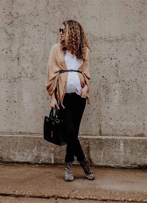 Pregnant Outfits For Fall