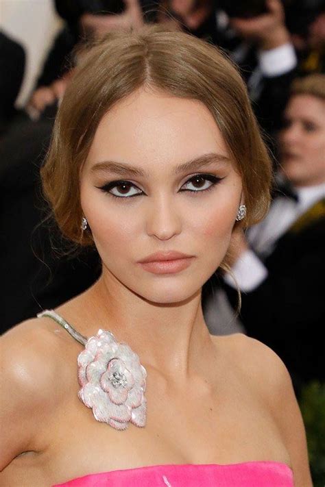 Lily Rose Depp In 10 Inspiring Beauty Looks Lily Rose Melody Depp Lily Rose Depp Style Lily