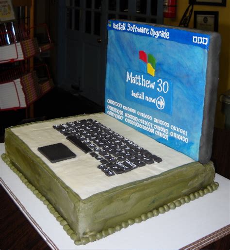 Just mix up three shades of frosting, swipe 'em on and voila. Cake Talk: Laptop Cake