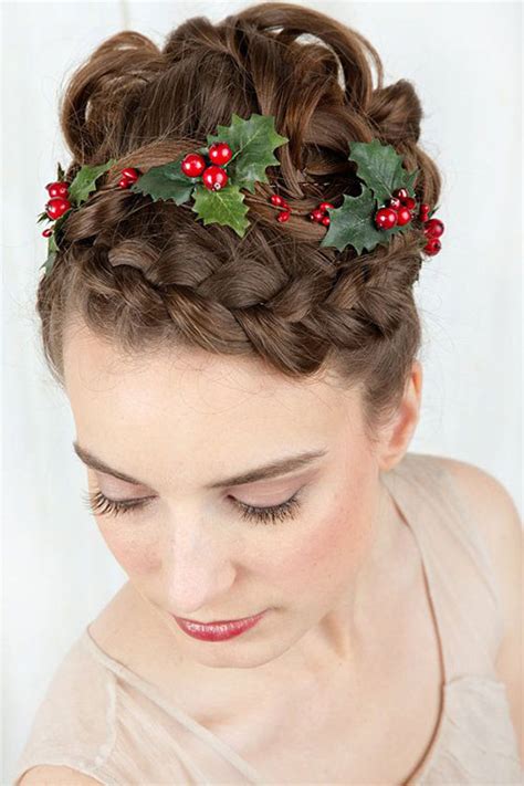 Get your hair in order by making beautiful hairstyles this christmas. 15+ Creative Christmas Themed Hairstyle Ideas 2015 | Xmas ...