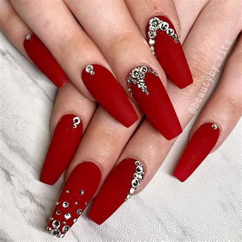 40 classic red nail designs you ll fall in love with unhas douradas unhas enfeitadas unhas