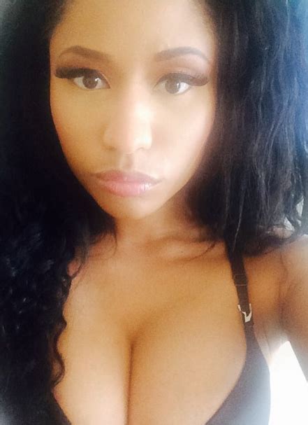 Photos Nicki Minaj Shows Off Big Boobs In Instagram Selfies