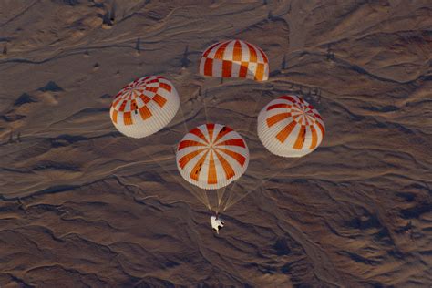 Spacex Completes Parachute System Test Commercial Crew Program