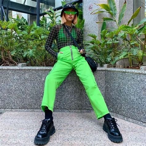 22 Stylish And Outstanding Neon Outfit Ideas