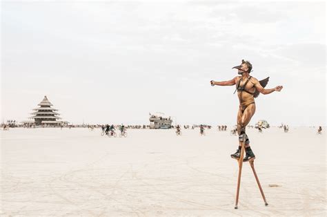 These Photos Capture The Desert Utopia Of Burning Man Adventure