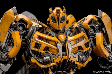 3a Transformers Bumblebee In Hand Review And Gallery Transformers News