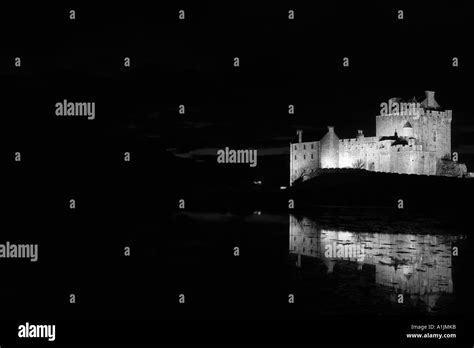 Eilean Donan Castle At Night Stock Photo Alamy