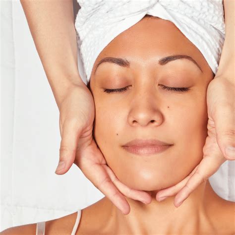 Guide To Facial Massage Benefits And Step By Step Techniques Geneo