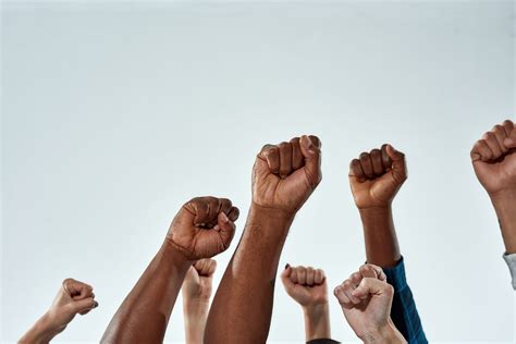 Dia da consciência negra refletindo sobre as origens e combatendo o preconceito Geral RASTRO