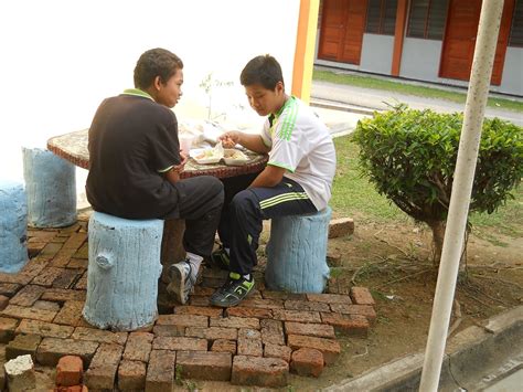 Yang susah kalau dilawan juga payahnya diakhir kepayahan akan menjelma senang dan mudahnya. PANITIA PENDIDIKAN SIVIK DAN KEWARGANEGARAAN: KHIDMAT ...