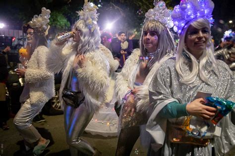 Craving Some Carnival Photos Of The Intergalactic Krewe Of Chewbacchus Parade 2022 Via Nola Vie