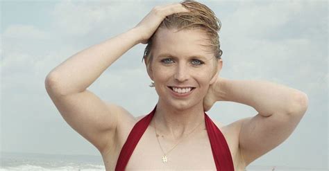 Chelsea Manning Is A Glowing Beauty In New Vogue Profile Huffpost