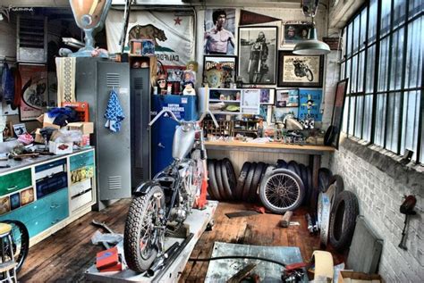 See more ideas about motorcycle, bike, cafe racer. Image result for small motorcycle garage (With images ...