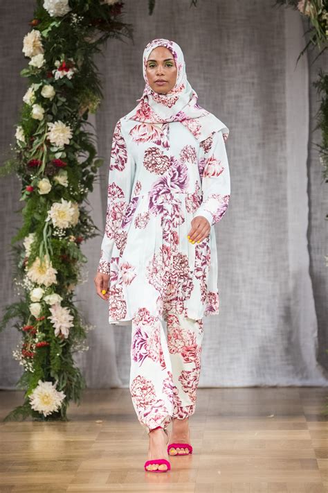 Muslim Women And Modest Fashion Popsugar Fashion