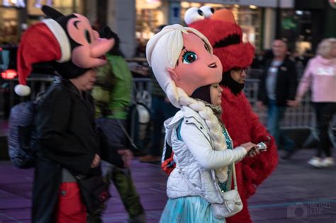 Frozen is bout dat cold hard cash : pics