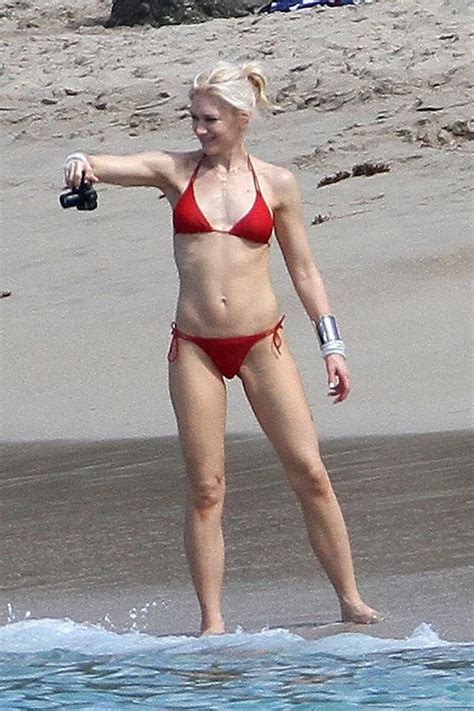Gwen Stefani Bikini Photos Actress Navel Photo Pics