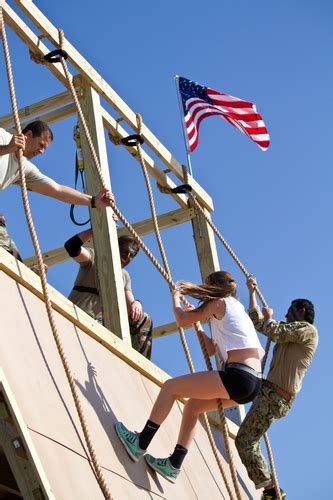 Us Navy Seals Launch Battlefrog A New Obstacle Race Series In Cities