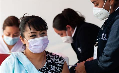 ¿cuántas dosis se han aplicado? Aplicarán en CDMX refuerzo de vacuna contra Covid-19 a médicos