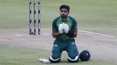 #babarazam #crickethighlight #t202019 subscribe channel for more abd latest videos and highlights. SA vs PAK 2021 1st ODI Babar Azam quickest to 13 ODI tons ...