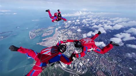 You Can Free Fall With The Saf Red Lions In This 360 Degree Vr Trailer