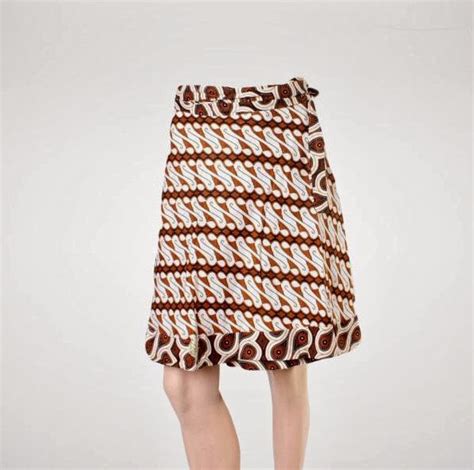 Daftar isi rok batik pesta, pasangan bawahan yang klasik nan memikat untuk acara formal rok batik pesta dengan beragam modelnya jadi incaran wanita masa kini Model Rok Batik Modern - Batik Indonesia