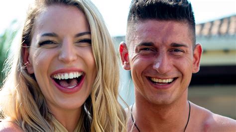 Love island (stylized as love island and also known as love island usa outside of the u.s.) is an american dating reality show based on the british series love island.the series was announced and commissioned on august 8, 2018, by cbs.it premiered on july 9, 2019, on cbs. Love Island. Wyspa miłości: Dominik wyznaje Oliwii, że ...