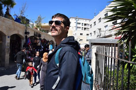 Έως 30 ιουνίου θα μπορεί να εμβολιαστεί όποιος ενήλικος το επιθυμεί. ΠΑΛΑΙΣΤΙΝΗ - Η ΠΟΛΗ ΠΙΣΩ ΑΠΟ ΤΟ ΤΕΙΧΟΣ ΣΤΗ ΒΗΘΛΕΕΜ ...