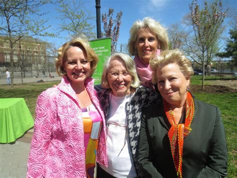 Ann Richards Remembered With Nyc Garden Dedicated By Bette Midler And Liz Smith Culturemap Austin