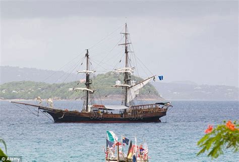 Pirates Of The Caribbean Pirate Ship The Brig Unicorn Sinks In Freak