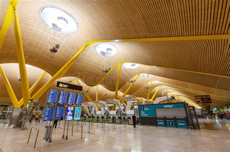 Flughafen Barajas Madrid Spanien Redaktionelles Stockfoto Bild Von