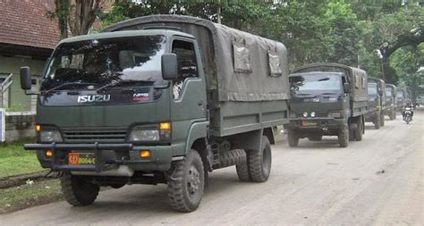 Truk TNI Kendaraan Taktis Untuk Mobilitas Prajurit Dan Persenjataan Serta Logistik