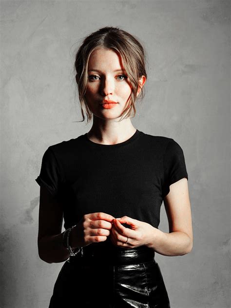 20 Amazing Pictures Of Emily Browning Miran Gallery