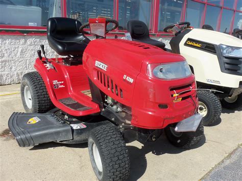 Red Huskie Lt4200 Lawn And Garden Tractor Riding Mowers Garden Tractor