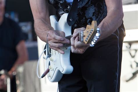 Back Beat Seattle Show Review And Photos Jeff Beck Chateau Ste Michelle