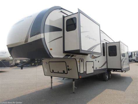 Fifth Wheel 2019 Forest River Rockwood Signature Ultra Lite 8290bs