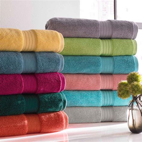 Upgrade to products with unparalleled quality, modern design, and practical comfort. Kassatex Kassadesign Brights Collection Bath Towel ...