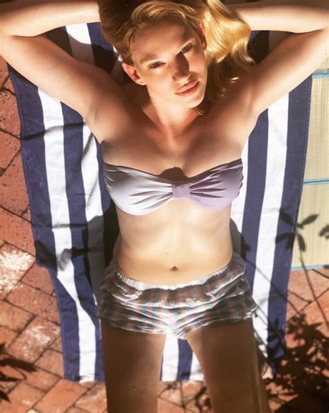 8 Hot Sexy Yael Grobglas Bikini Pics