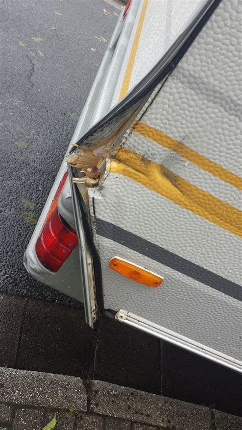 Laden sie 97.107 reparieren bilder und stock fotos herunter. Unfallschaden reparieren - Wohnwagen und Wohnwagentechnik ...